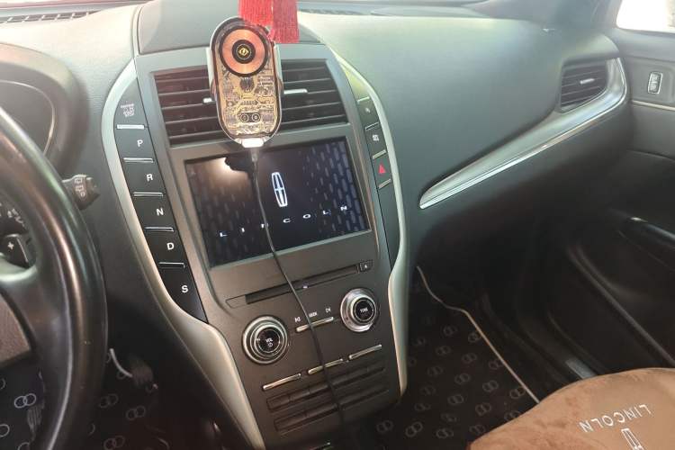 Used Lincoln MKC 2017 2.0T Two-Wheel Drive Deluxe Edition Audio And AC Panel