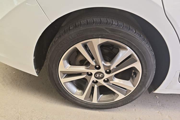 Used Hyundai Elantra (6th Generation / Lingdong) 2016 1.6L Automatic ZhiXuan – Elite Version Right Rear Wheel Hub