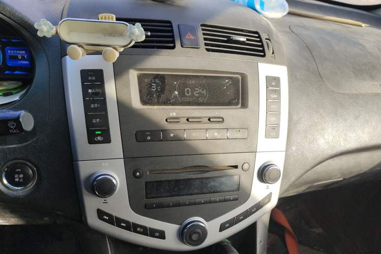 Used BYD S6 2014 2.0L Manual Luxury 5-Seater