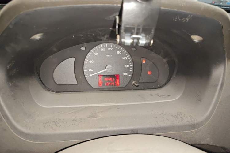 Used Wuling Rongguang 2014 1.2L S Base Model
