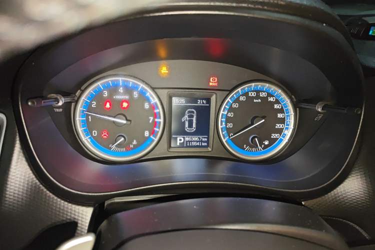 Used Suzuki S-Cross 2014 1.6L CVT Two-Wheel Drive Elite Version
