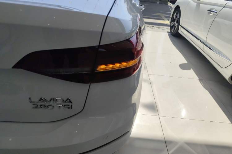 Used Volkswagen Lavida 2021 280TSI DSG Luxury Edition Right Rear Taillight