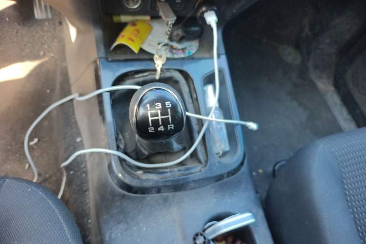 Used Foton Savana 2015 2.0T Manual Two-Wheel Drive Gasoline Luxury Edition 5 Seats