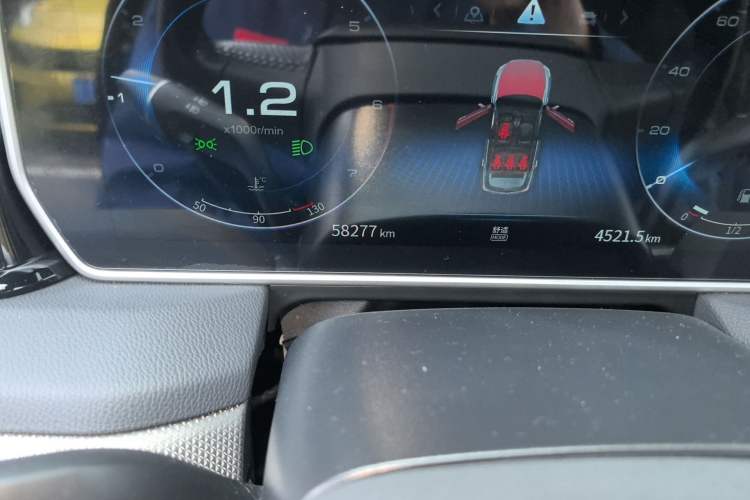 Used Hongqi HS5 2022 Revised Version 2.0T Smart Connect Flagship Edition Odometer Close Up