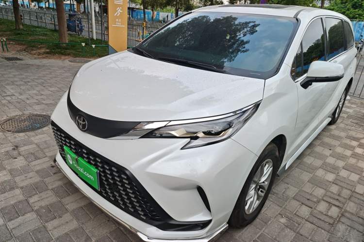 Used Toyota Granvia 2026 Model 2.5L Hybrid Comfort Edition