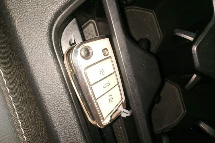 Used Volkswagen Tiguan L 2020 330TSI Automatic Two-Wheel Drive Panoramic Comfort Edition China VI Standard