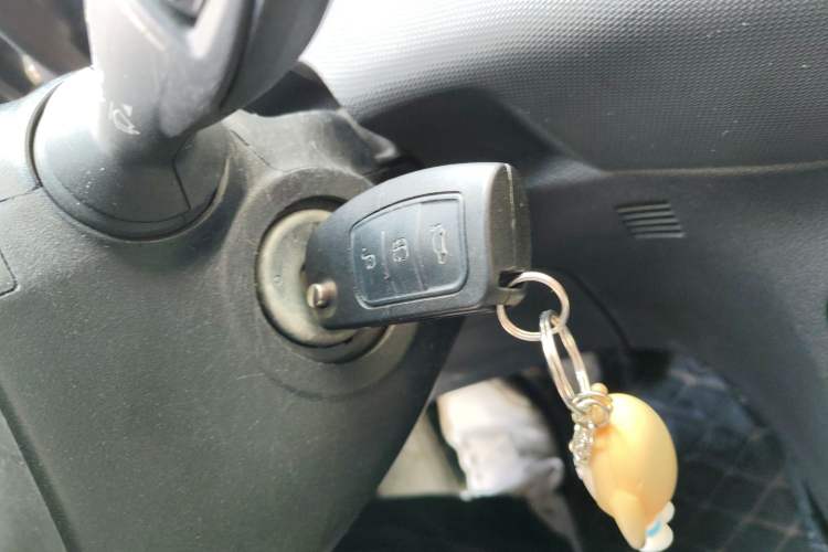 Used Ford Fiesta 2013 Sedan 1.5L Manual Fashion Edition Vehicle Key