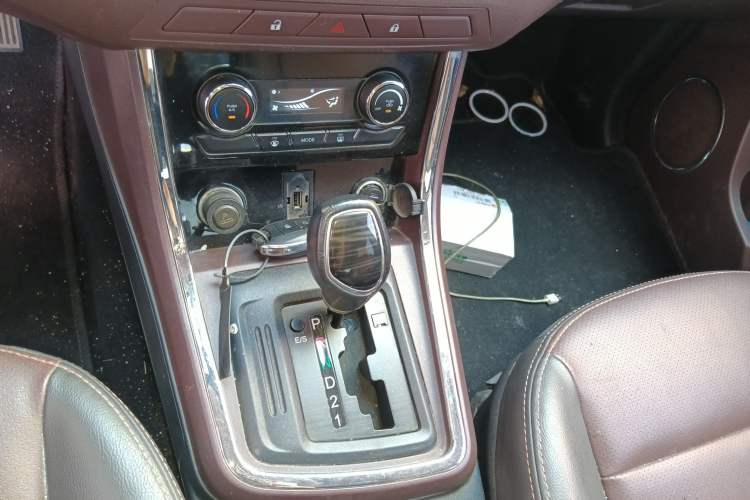 Used Lifan Auto Myway 2017 1.8L Automatic Luxury Model Gear Lever