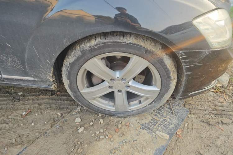 Used Mercedes-Benz S-Class 2011 S 350 L CGI Right Front Wheel Hub