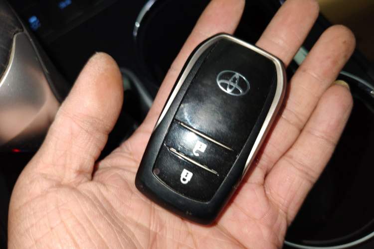 Used Toyota Highlander 2018 2.0T Four-Wheel Drive Luxury Version 7 Seats China VI Standard