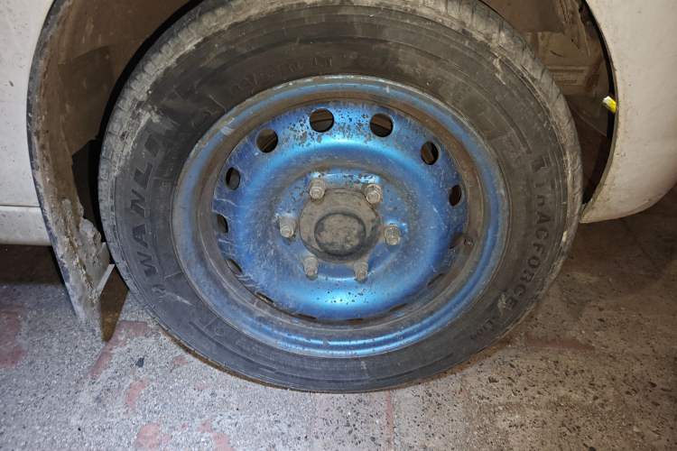 Used Karry Youyou EV 2019 Revised Version Comfortable Type SQR5032 Right Front Wheel Hub