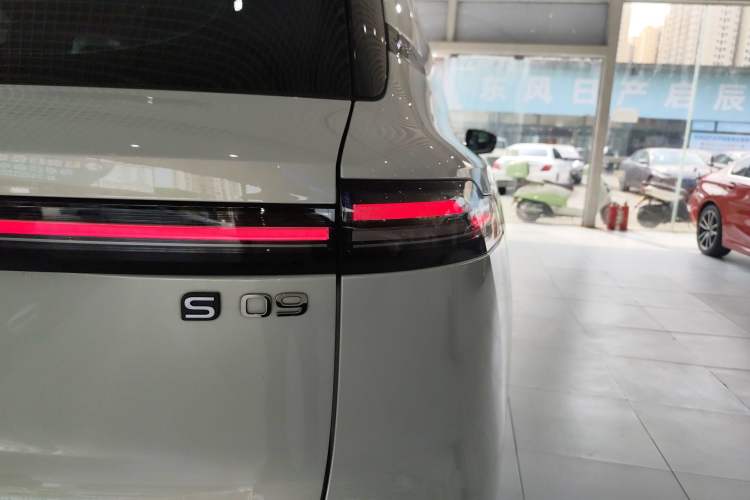 Used Deepal S09 2025 Rear-Drive Ultra Right Rear Taillight