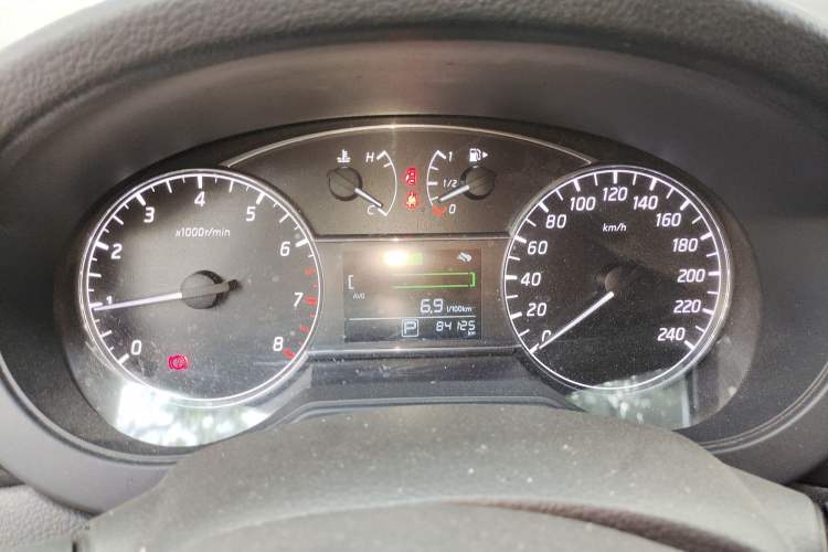 Used Nissan Tiida 2019 1.6L CVT Cool Edition China VI Standard