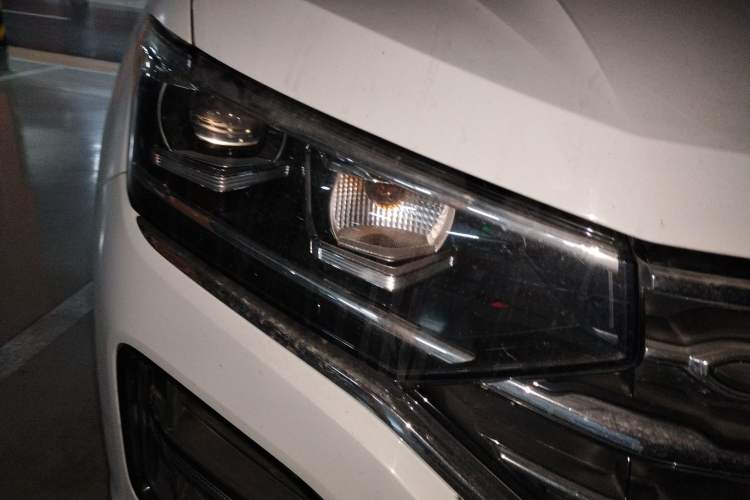 Used Volkswagen Tayron 2019 330TSI Two-Wheel-Drive Luxury Version China V Emission Standard
