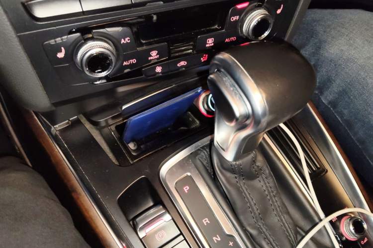 Used Audi Q5 2017 40 TFSI Comfort Model
