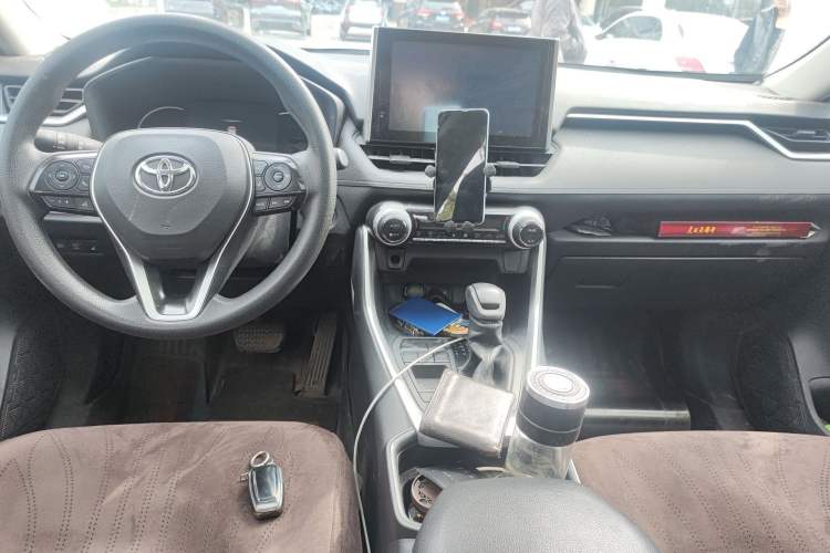 Used Toyota RAV4 2021 Dual-Engine 2.5L E-CVT Two-Wheel Drive Elite Edition