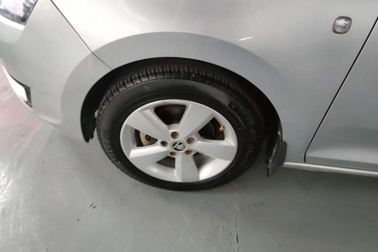 Used Skoda Rapid 2016 1.6L Automatic Chuanxing Edition Exterior 2