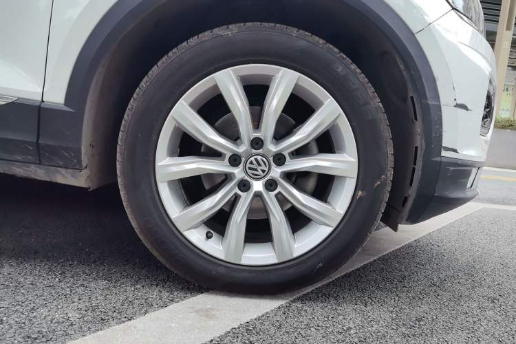 Used Volkswagen T-ROC 2019 280TSI DSG Two-Wheel Drive Advanced Version China VI Standard Right Front Wheel Hub