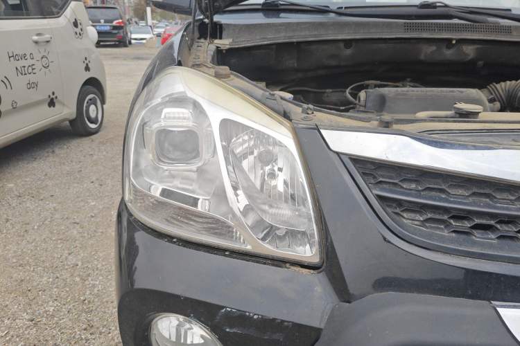 Used Hyundai Tucson 2013 2.0L Manual Two-Wheel Drive Fashion Edition Right Front Headlight