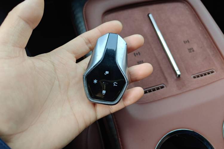 Used Hyptec HL 2025 700 Ultra Six-Seater All-Wheel-Drive LiDAR Version
