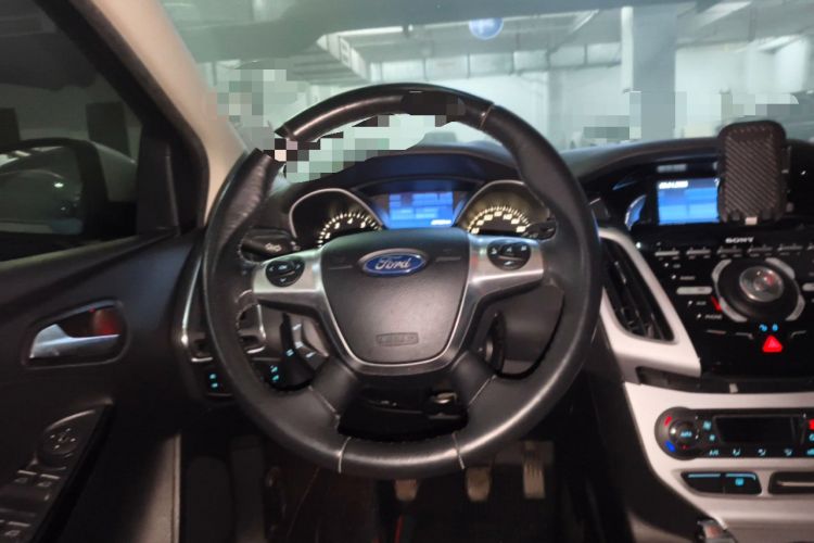 Used Ford Focus 2012 Hatchback 2.0L Manual Luxury Sport Model Steering Wheel