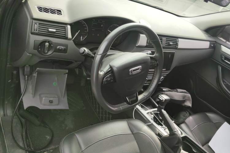 Used Qoros 3 2017 Sedan 1.6L Automatic Zhiyue Model