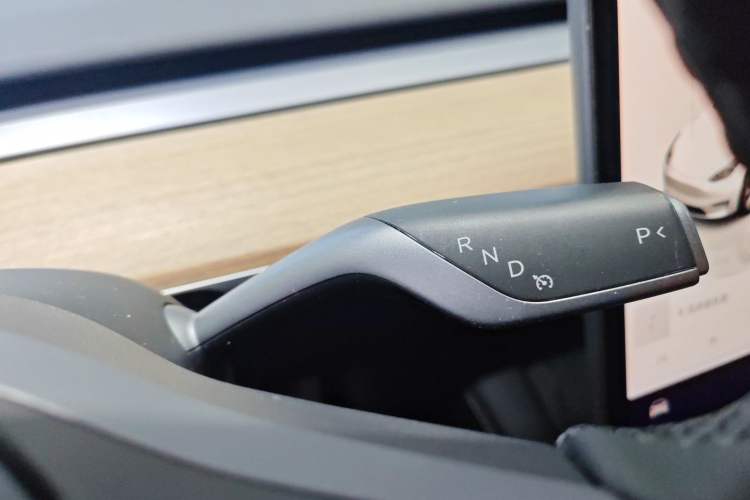 Used Tesla Model Y 2022 Rear-Wheel-Drive Version