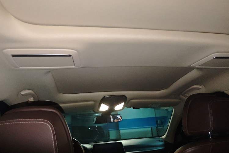 Used BMW 7 Series 2019 Updated 730Li Luxury Package Headliner