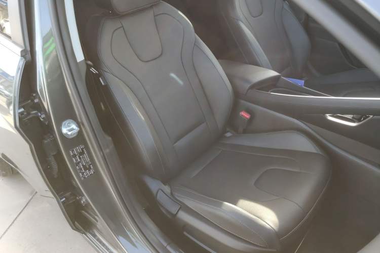 Used Hyundai Elantra 2023 1.5L CVT GLX Elite Edition Right Front Seat