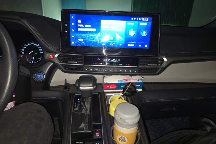 Used Toyota Granvia 2023 2.5L Hybrid Prestige VIP Edition