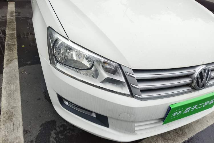 Used Volkswagen Santana 2013 1.6L Manual Comfort Edition Right Front Headlight