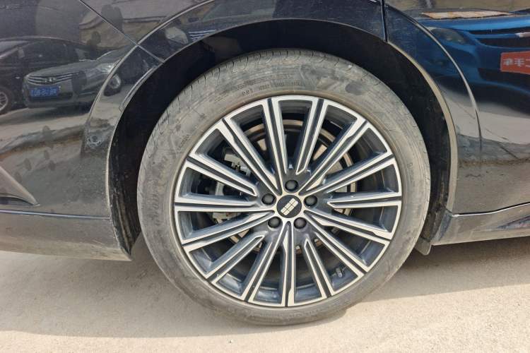 Used Geely Galaxy 8 2025 130km EM-P Starship Edition
