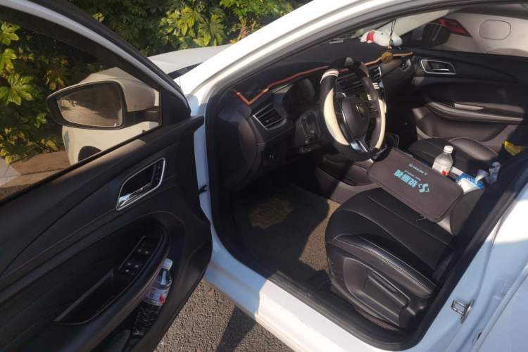 Used Roewe i5 2019 1.5L Automatic 4G Connected Langhao Edition Driver Seat