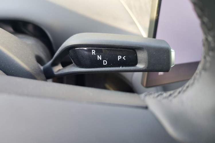 Used Xiaomi Auto YU7 2025 Ultra-Long Range Rear-Wheel Drive Version Gear Lever