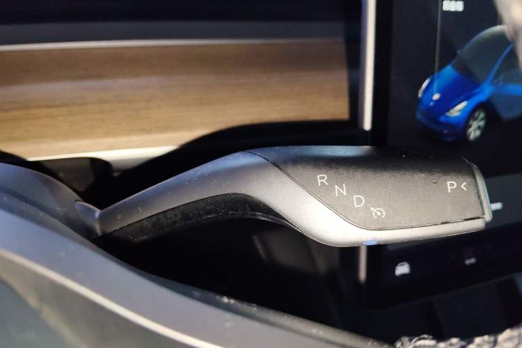 Used Tesla Model Y 2021 Long-Range All-Wheel-Drive Version
