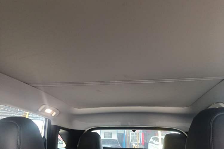 Used Venucia V DD-i 2023 110 km iE Version Headliner