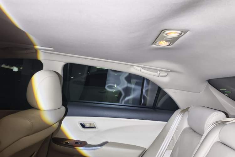 Used Toyota Crown 2012 2.5L Royal Leather Edition
