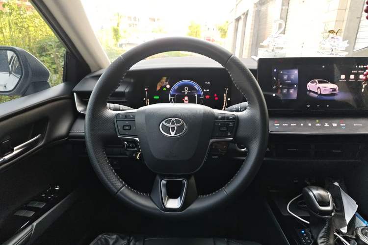 Used Toyota Camry 2025 Dual-Motor 2.0 HG Guanghui Edition
