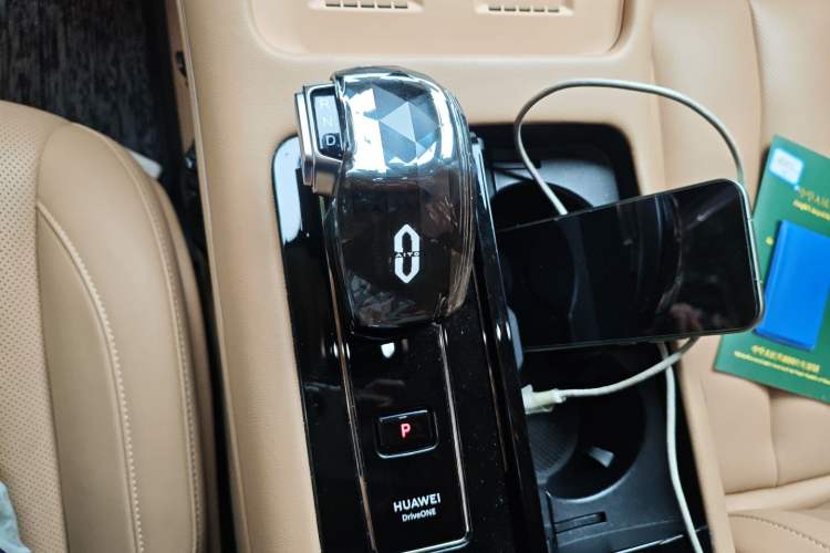 Used Hima AITO M7 2022 1.5T Rear-Drive Comfort Edition Gear Lever