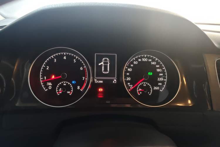 Used Volkswagen Golf 2017 1.6L Automatic Comfort Million-Vehicle Anniversary Edition