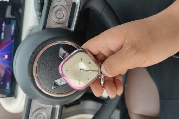 Used Wuling Bingo 2023 333 km Lingxi Connected Version Vehicle Key