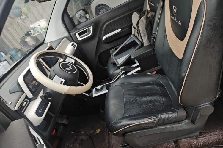 Used Wuling Hongguang MINIEV 2024 3rd Generation 215km Advanced Version Left Front Seat