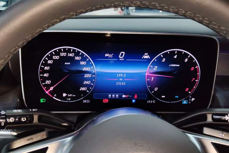 Used Mercedes-Benz GLC 2025 GLC 260 L 4MATIC Dynamic Edition Instrument Cluster