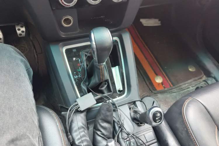 Used BAIC Off-Road BJ40 2016 40L 2.3T Automatic All-Wheel Drive Premium Edition Gear Lever