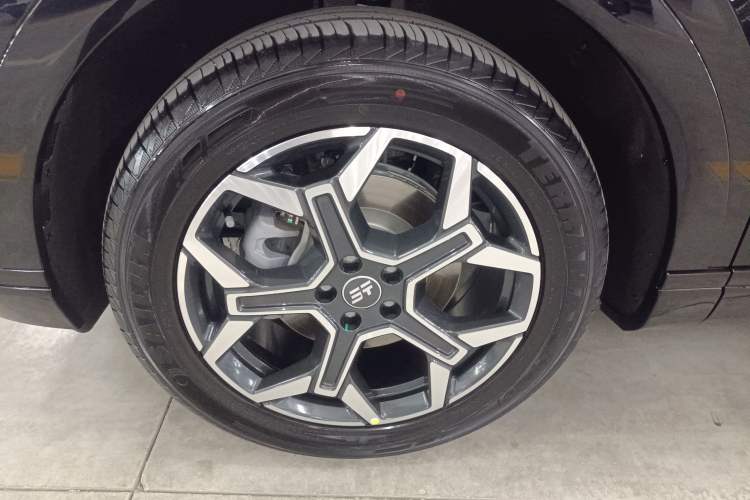 Used JETOUR Shanhai L7 Plus 2025 Model 220km Flagship 7-seater Left Front Wheel Hub