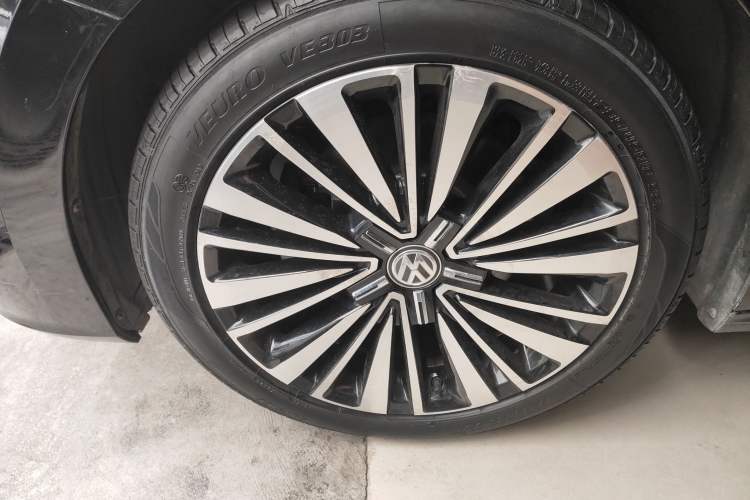 Used Volkswagen Passat 2019 330TSI Luxury Edition China VI Standard
