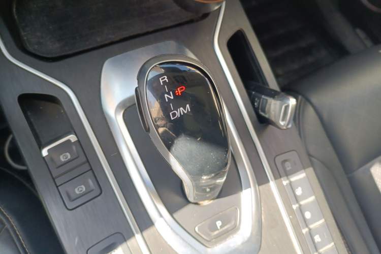 Used Wey VV6 2020 2.0T Two-Wheel Drive Smart Protection+