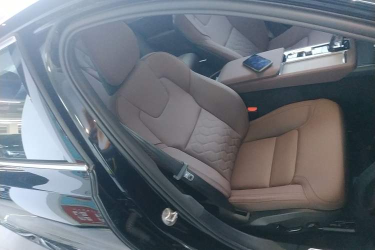 Used Volvo S90 2026 B5 Zhiyi Luxury Edition