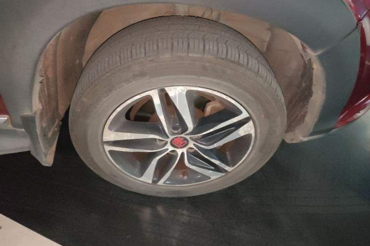 Used BYD Tang New Energy 2015 2.0T Four-Wheel-Drive Flagship Model