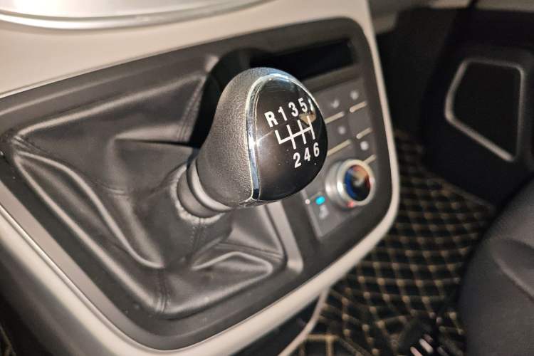 Used JAC Refine M4 2020 2.0 CTI Diesel Manual Jingrui Model China VI Standard
